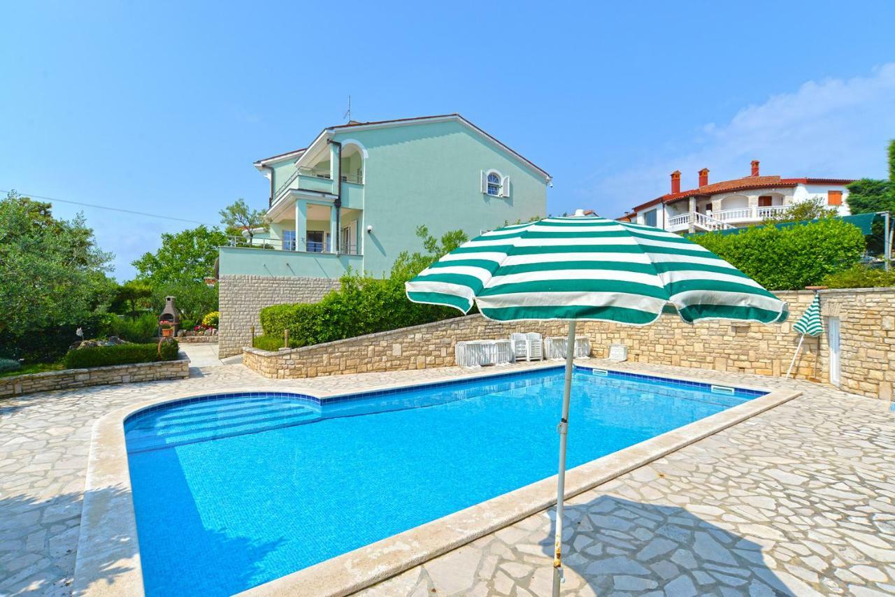 Pool Apartments 624 Pula Buitenkant foto