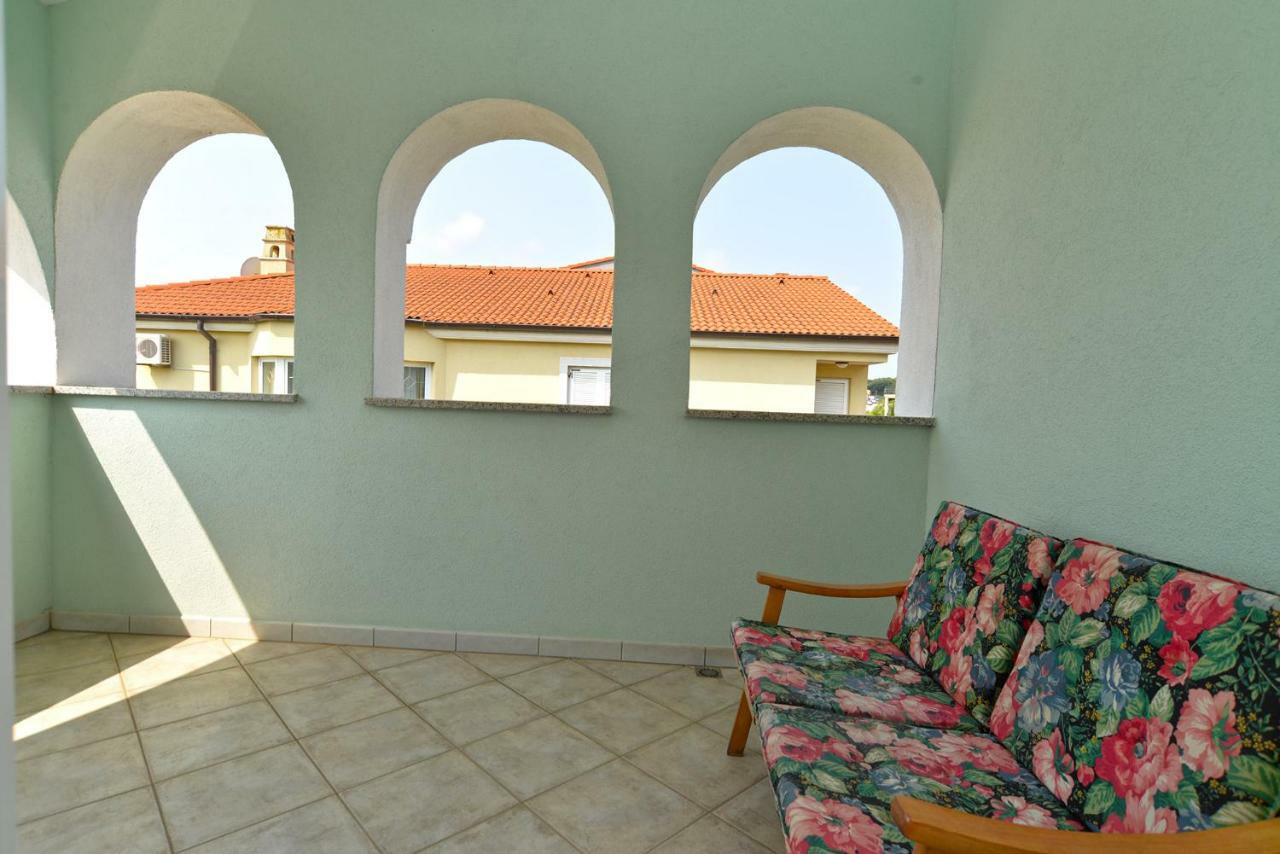 Pool Apartments 624 Pula Buitenkant foto