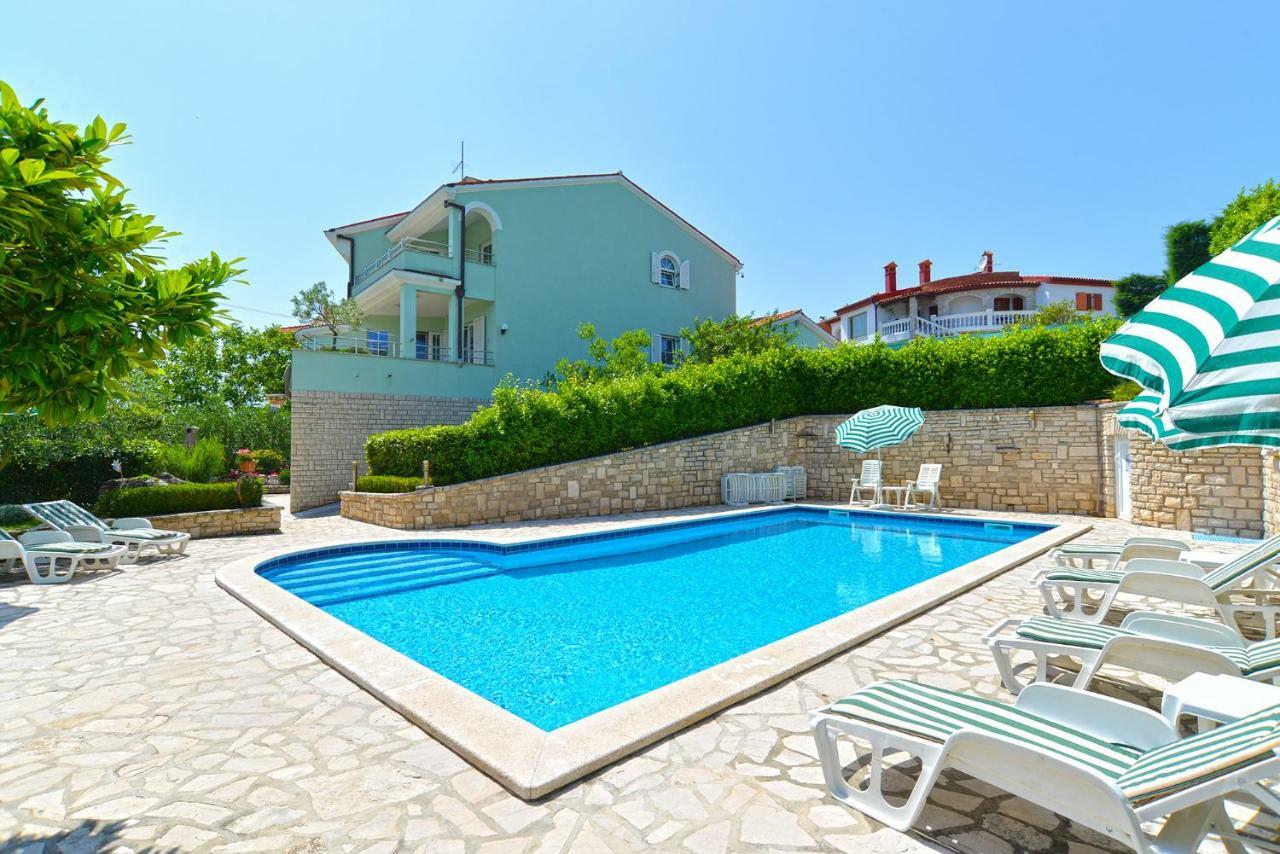 Pool Apartments 624 Pula Buitenkant foto