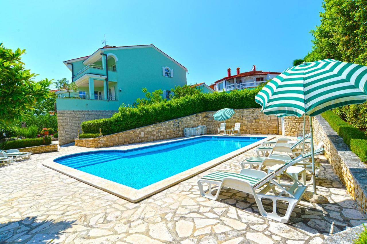 Pool Apartments 624 Pula Buitenkant foto